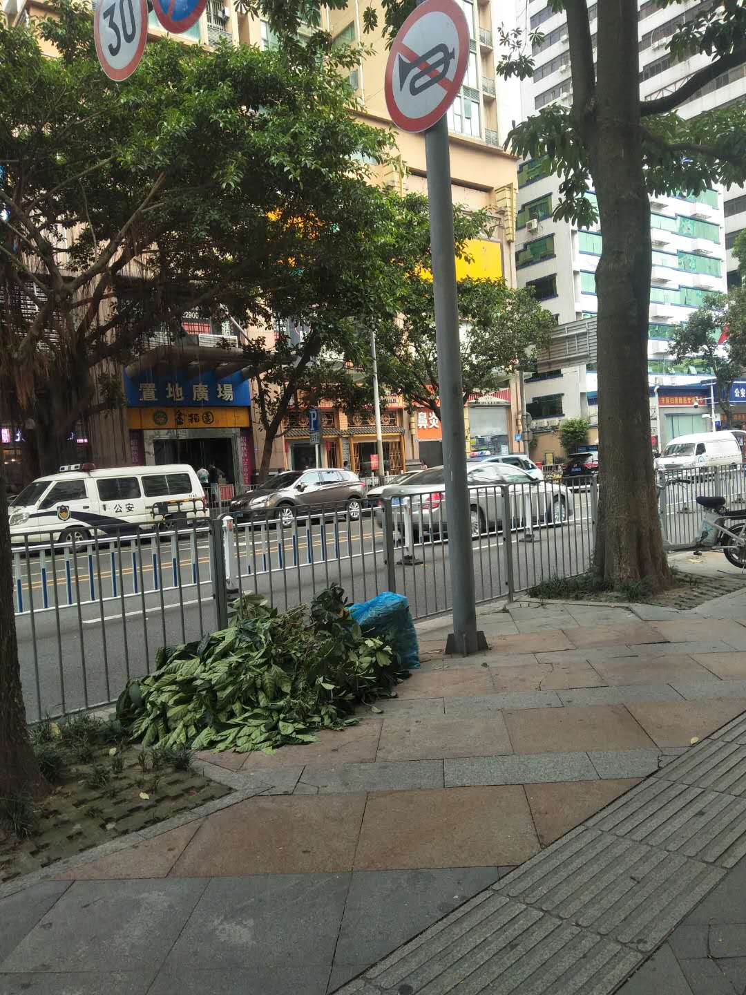 街道:南湖街道 具体地址:广东省深圳市罗湖区春风路3024号旁罗湖医院